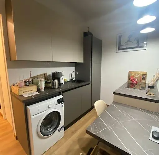 In Zona Apartament Mediolan